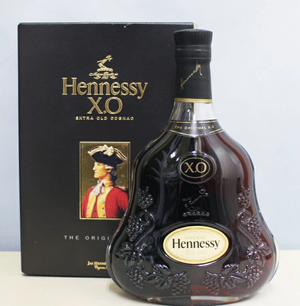ヘネシー XO ブランデー 700ml 黒キャップ 箱付