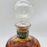 メルシャン 軽井沢 17年 700ml 日本産モルトウイスキー。琥珀色の液体と重厚なボトル、樽香とドライフルーツの芳香が特徴。