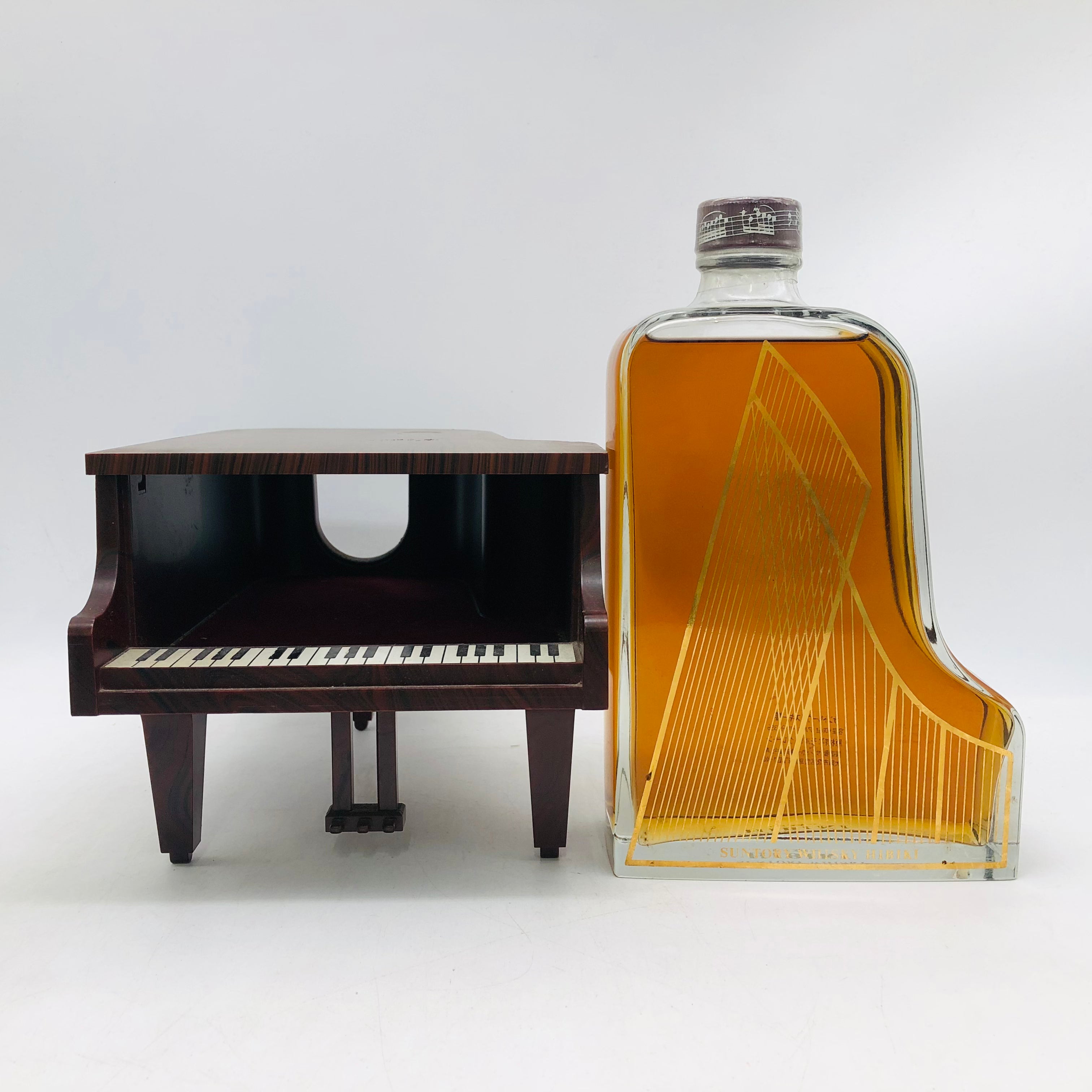 SUNTORY サントリー 響 楽器ボトル ピアノ型ボトル 600ml – お酒の通販 SUNTORY サントリー 響 楽器ボトル ピアノ型ボトル 600ml – お酒の通販