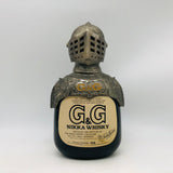 ニッカ G&G 甲冑 白ラベル特級 760ml。甲冑型ボトルが特徴の昭和期の希少ウイスキーで、穏やかな甘みと香りが魅力。