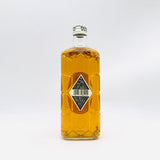 サントリー 角瓶白 700ml。軽快で華やぐ、日常に寄り添う一本。