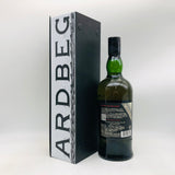 アードベッグ アナモルフィック ケース付 700ml。四次元の味わいへ誘う、革新のアードベッグ。