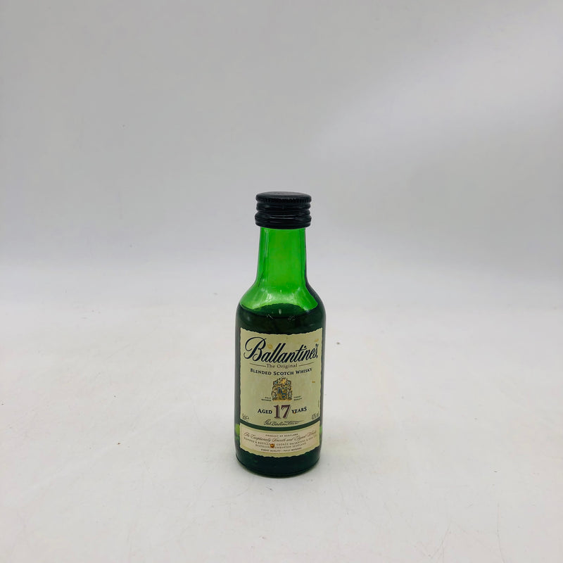 バランタイン17年 50ml。深みが語る、17年の品格。