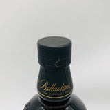 バランタイン クリスマス リザーブ 700ml。冬の夜を華やかに彩る、甘美なクリスマス限定スコッチ。