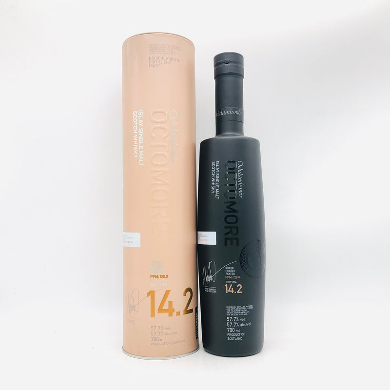 オクトモア14.2ヨーロピアンカスク 700ml。荒々しさと優雅さが交差する異端モルト。