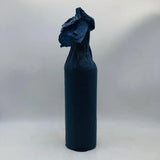 ダークブルーボトルのKENZO ESTATE 明日香 2019 750ml、リターンデザイン