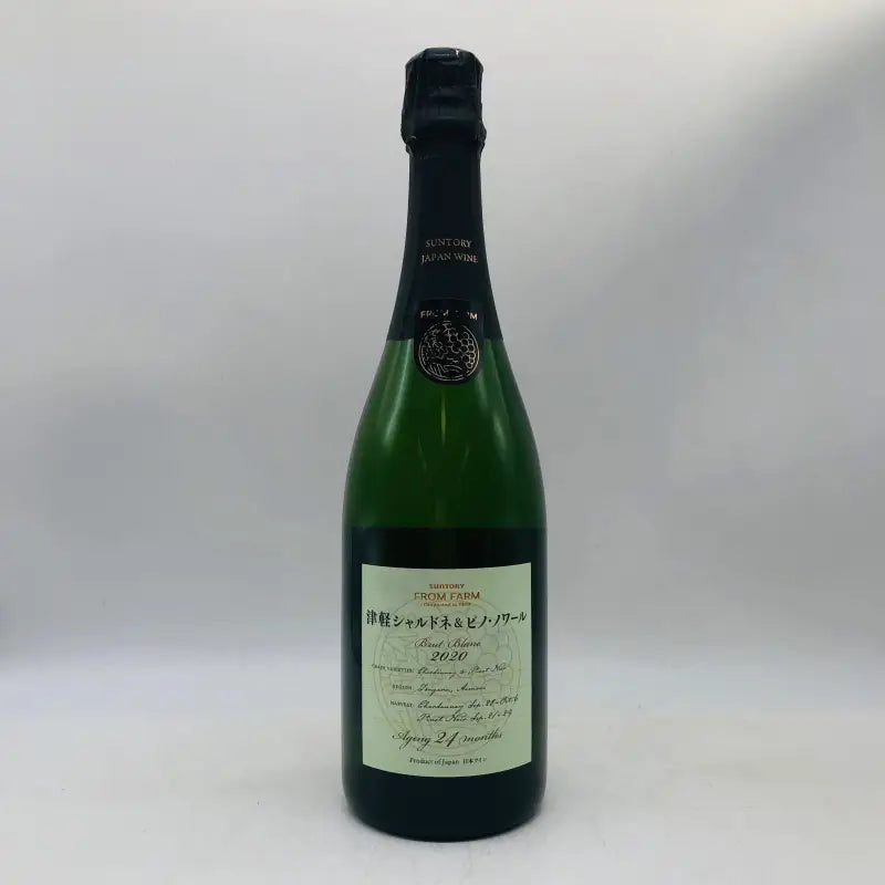 SUNTORY 津軽シャルドネ&ピノ・ノワール スパークリング 2020の白ラベルボトル
