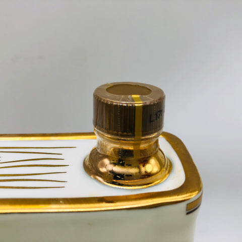 カミュ ブックシリーズ モネ「庭の女たち」700ml。華やかな香りとまろやかな甘みが魅力の陶器製アートコニャック。