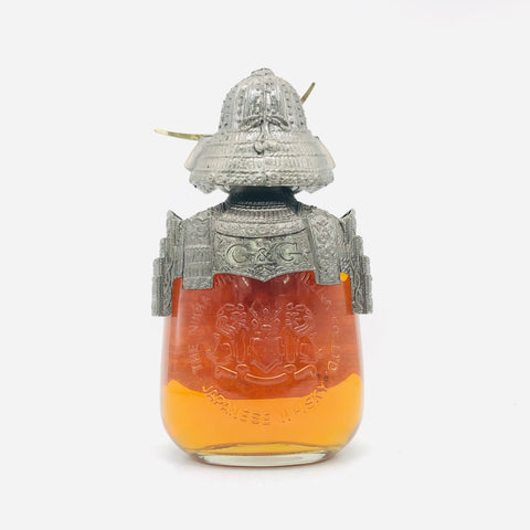 ニッカ G&G ザ マサムネ 伊達政宗 武将 甲冑 特級 760ml。伊達政宗の兜と甲冑を模したゴールドのボトルカバーが装着された、特級表記のニッカブレンデッドウイスキー