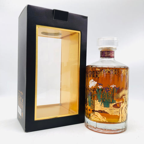 サントリー 響17年 白鷺意匠ボトル 700ml。白鷺を金彩で描いた限定デザイン。17年熟成の深いコクと上品な甘みを楽しめるブレンデッドウイスキー。