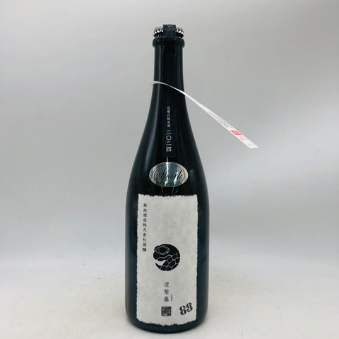 新政酒造の日本酒「涅槃龜 スパーククリア 2024」720ml。低精白米使用の微発泡タイプで、透明感あるラベルと爽快な酸味とコクが特徴