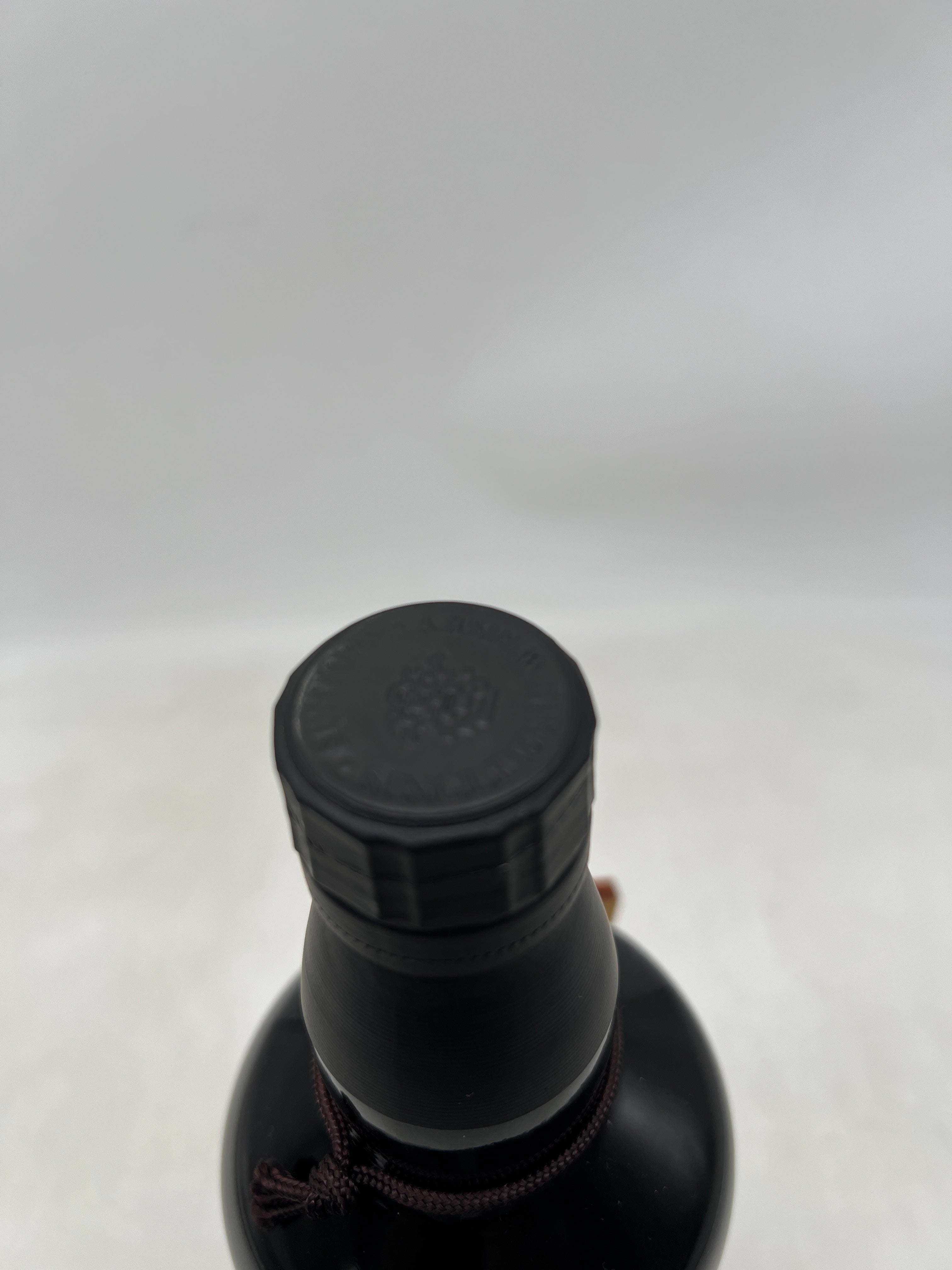 山崎蒸留所鹿島アントラーズ10冠記念1993 700ml – お酒の通販なら