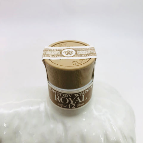 サントリー ローヤル12年 干支ボトル 未年 2003年 600ml。12年熟成の深いコク、未年デザインの限定ボトル