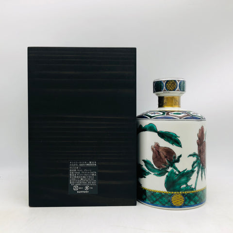 サントリー 響 35年 古九谷写し 色絵牡丹蝶図筒形瓶 700ml。時と美が結晶した、日本ウイスキーの至宝