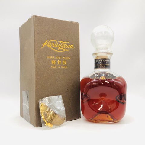 軽井沢ピュアモルト17年 700ml。長期貯蔵原酒使用、濃密な香りとまろやかな味わいが特徴の希少ウイスキー。