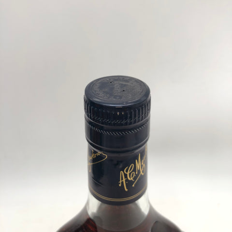 ミュコーVSOP 700ml。ブドウの優雅さが香る、滑らかなひととき。 