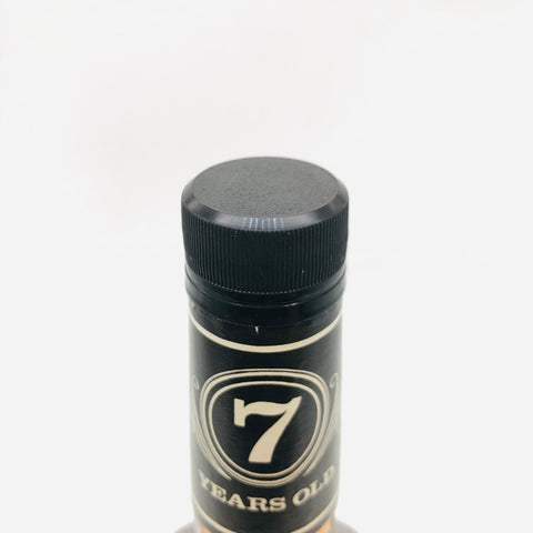 ヴァージンバーボン7年 750ml。新樽が生む濃厚な香ばしさ、アメリカンバーボンの真骨頂。 