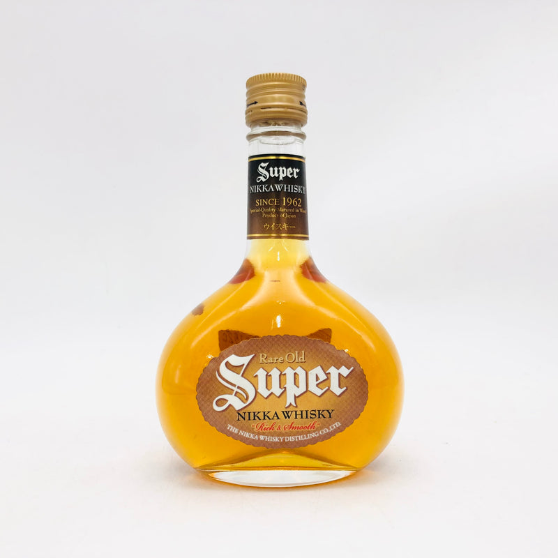 スーパーニッカ 180ml。愛と職人技が生んだ、優しさあふれる日本の名作ウイスキー。