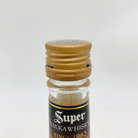 スーパーニッカ 180ml。愛と職人技が生んだ、優しさあふれる日本の名作ウイスキー。