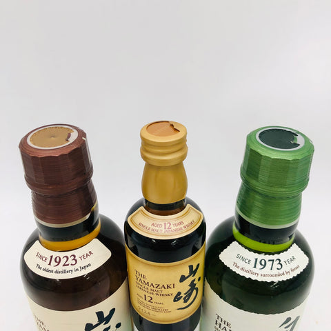 山崎NV180ml、白州NV180ml、山崎12年ミニチュア50mlのセット。日本を代表するシングルモルトを飲み比べできる特別ボトル。