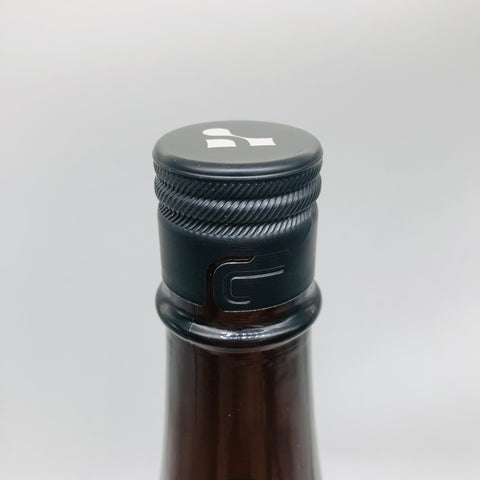 商品画像のボトル写真。 、ラベルデザインと味わいの魅力を伝える商品画像