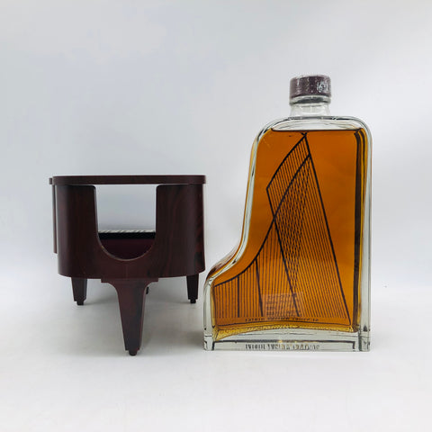 サントリー 響 楽器ボトル ピアノ型ボトル 600ml。響く余韻、美しきピアノの調べ