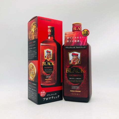 ブラックニッカアロマティックフルーティー＆スイート 700ml。果実の香りとやさしい甘みが軽やかに広がる一本。