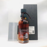 サントリー 山崎25年 ミズナラ 2025 700ml。25年以上熟成のミズナラ樽原酒による白檀や伽羅の香りと重厚で深みのある味わいが特徴の限定ウイスキー。