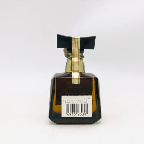 サントリーローヤル12年黒 ミニチュアボトル 50ml。日本の美意識が息づく、12年熟成のまろやかさ。