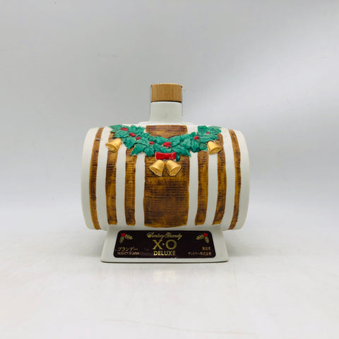 サントリーXOデラックス クリスマス陶器 600ml。聖夜を飾る、サントリーXOの特別仕様