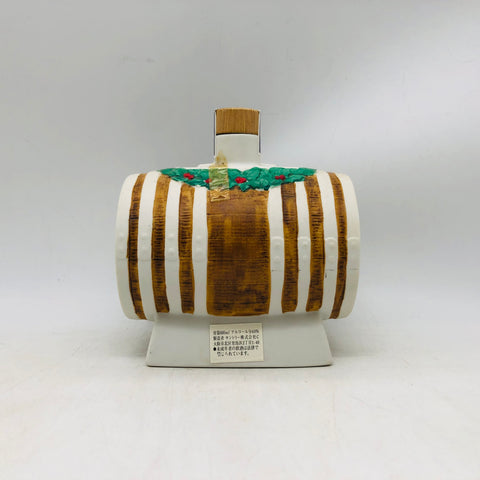 サントリーXOデラックス クリスマス陶器 600ml。聖夜を飾る、サントリーXOの特別仕様