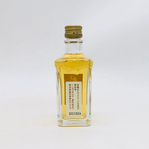 竹鶴12年の定価と価格推移|旧ボトルや角瓶・ミニボトルの価値を 竹鶴12年の定価と価格推移|旧ボトルや角瓶・ミニボトルの価値を