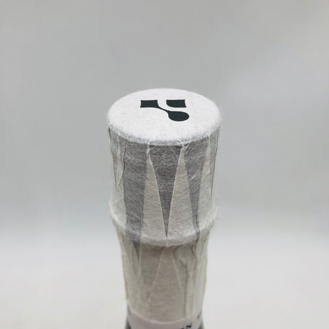 商品画像のボトル写真。 、ラベルデザインと味わいの魅力を伝える商品画像