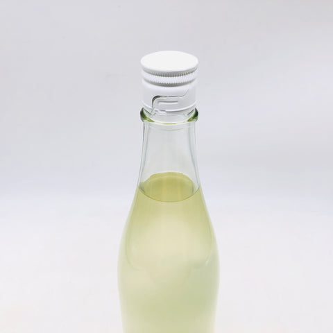 大嶺酒造の日本酒「大嶺3粒 冬のおとずれ 720ml」。冬限定ラベルとフローラルで繊細な味わいが特徴の季節限定ボトル