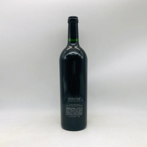 シルバー オーク 2002 750ml。ナパの魅力を凝縮した、円熟のカベルネ