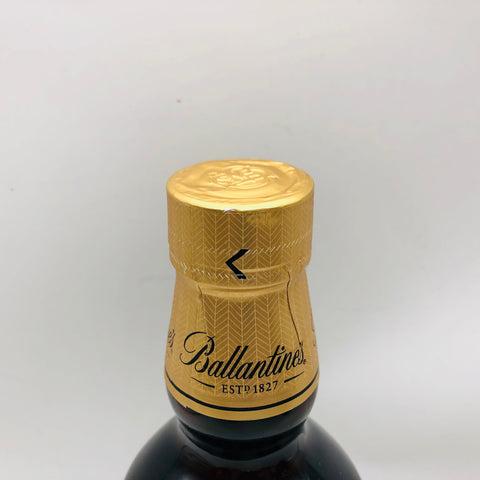 バランタイン 21年 700ml。円熟の極み、優雅に広がる21年の深み