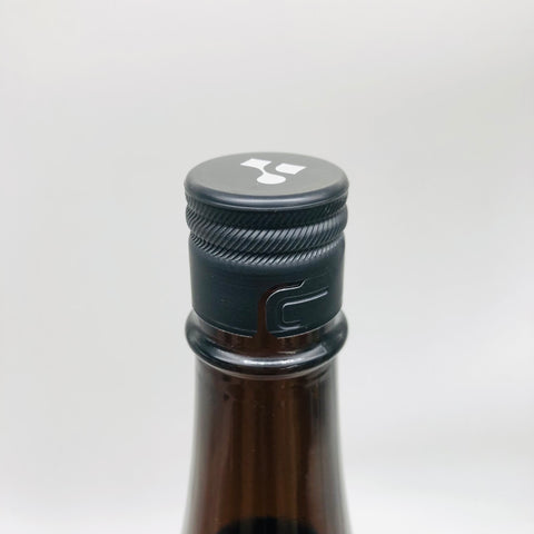 而今朝日火入 1800ml。米の旨みを存分に感じる奥行きある味わい。 