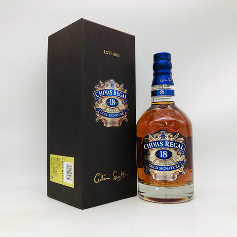シーバスリーガル18年 ゴールドシグネチャー 700ml。ブルーボトルとゴールド装飾が印象的な、複雑でリッチな味わいのブレンデッドスコッチ。