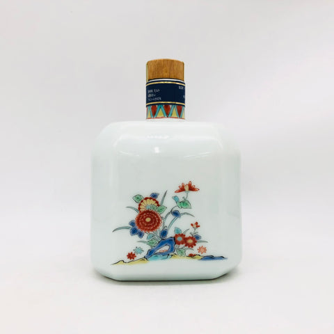 山崎12年ピュアモルト 有田焼染付兎文変形瓶 600ml。伝統美に宿る芳醇 