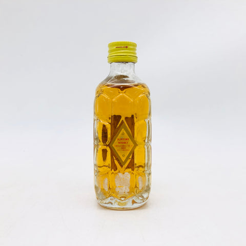 サントリー角瓶 50ml。軽やかで親しみやすい定番ブレンデッド。 