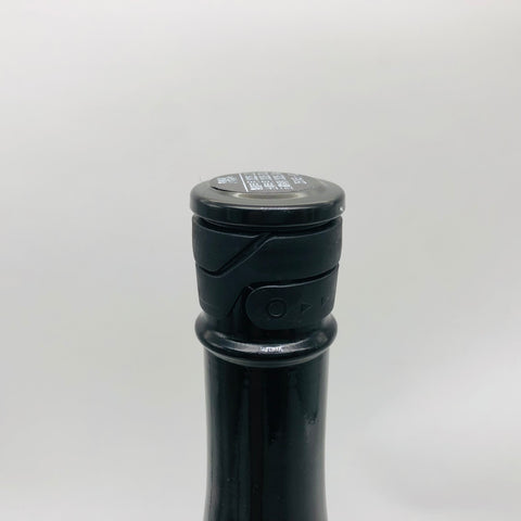 新政 No.6 Sタイプ 720ml。6号酵母が描く、洗練されたモダン日本酒。