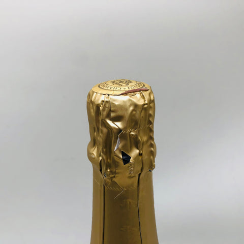 アンリオ スーヴェラン 750ml。料理に寄り添う、気品のシャンパーニュ。