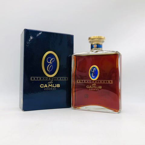 カミュエクストラオルディネール青 700ml。芳醇な香りと深いコクが際立つプレミアムコニャック。 