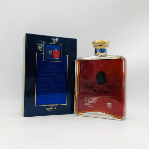 カミュエクストラオルディネール青 700ml。芳醇な香りと深いコクが際立つプレミアムコニャック。 