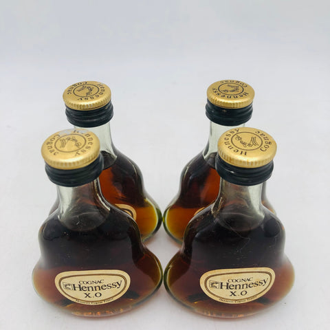 ヘネシーXO 金キャップ グリーンボトル ミニチュア 50ml×4本セット。深みある味わいと希少なデザインが魅力のブランデー。