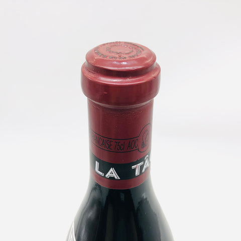 DRCラ・ターシュ2002年 750ml。熟成で深みを増した果実とスパイスが調和する、希少で評価の高い特級ワイン。