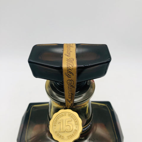 サントリー ローヤル 15年 ブルーラベル 700ml。透明感と熟成感が響き合う、エレガントな15年ローヤル