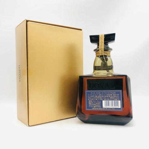 サントリー ローヤル 15年 ブルーラベル 700ml。透明感と熟成感が響き合う、エレガントな15年ローヤル