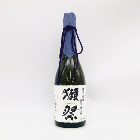 獺祭 純米大吟醸 磨き二割三分 720ml、四合瓶。精米歩合23％の山田錦を使用した贅沢な純米大吟醸