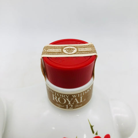 サントリー ローヤル 12年 干支ボトル 卯歳 1999年 600ml。卯年記念、12年熟成の限定ローヤル。